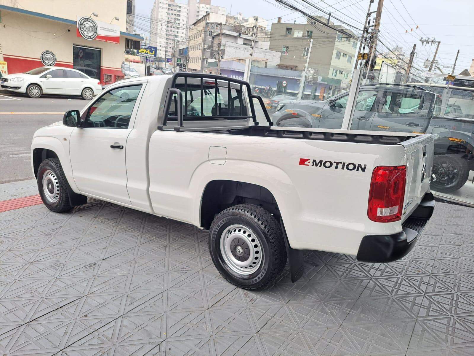 Volkswagen Amarok CABINE SIMPLES 4X4 COM 41 MIL KM UNICO DONO  2017