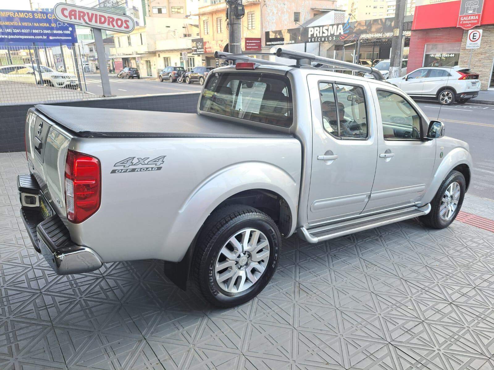 Nissan Frontier SL 4X4 DIESEL AUTOMATICA (SERI 10 ANOS ) 2013