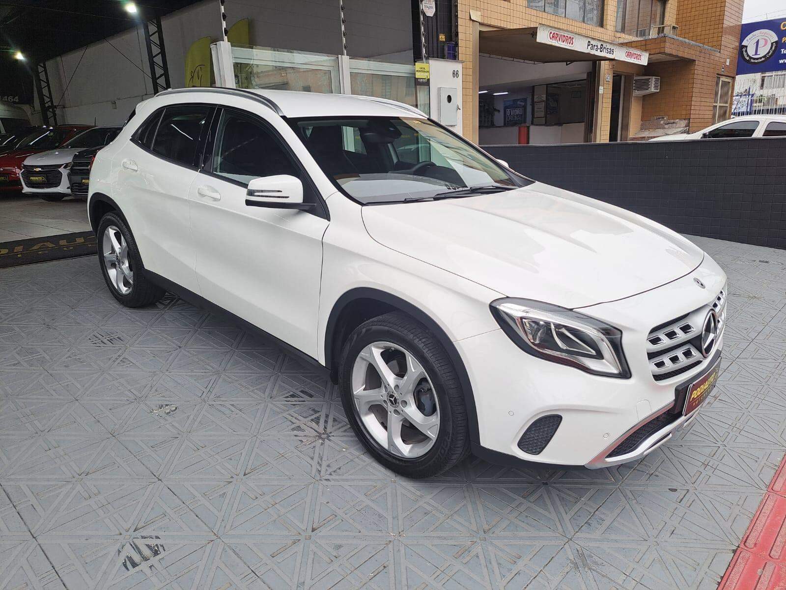 Mercedes-Benz Gla 200 Advance 1.6 Flex  48 MIL KM  2020