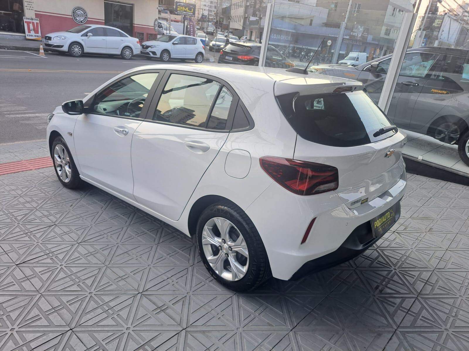 Chevrolet Onix LTZ 1.0 TURBO COM 6 MIL KM NA GARANTIA DE FABRICA  2024