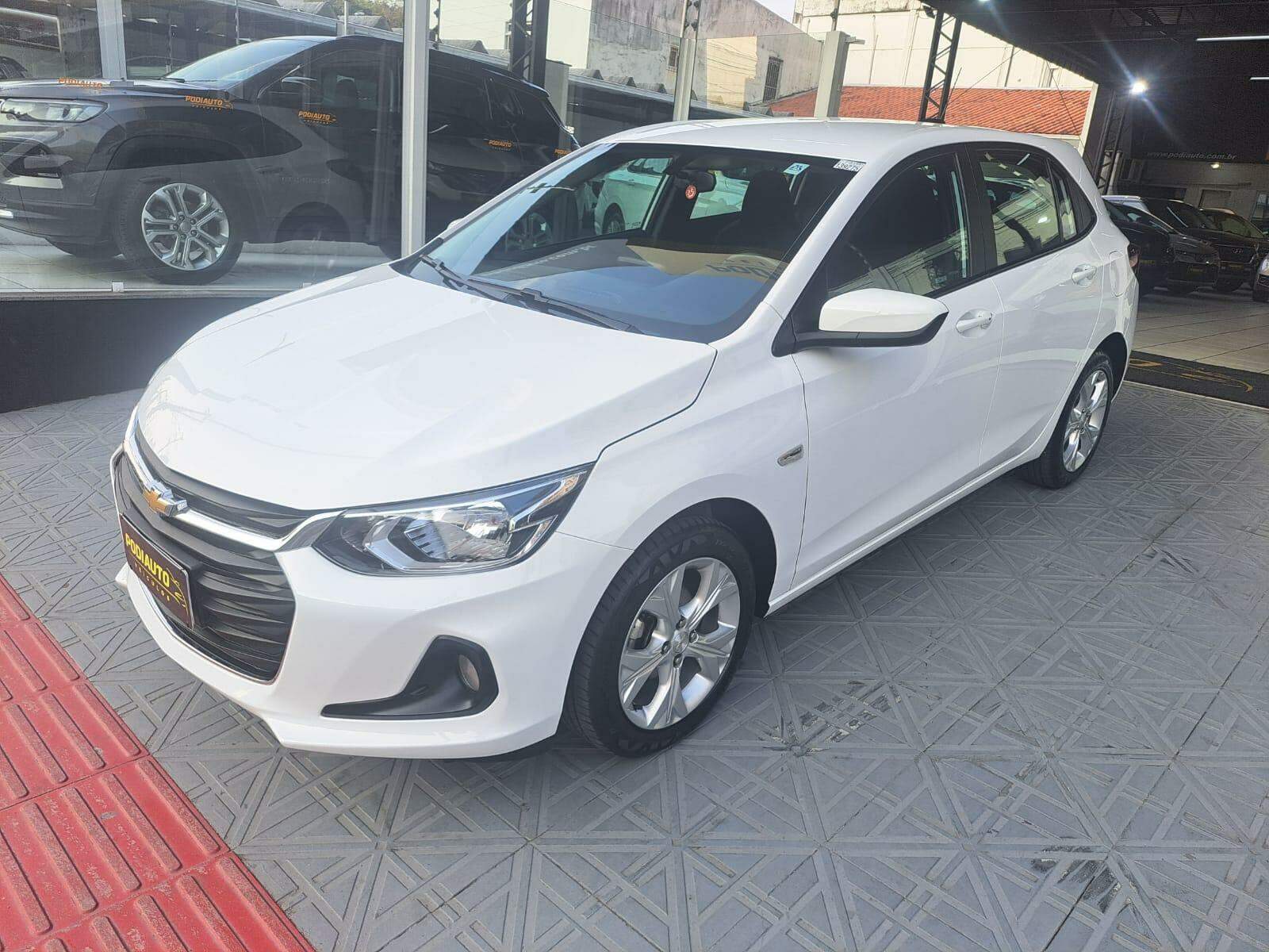 Chevrolet Onix LTZ 1.0 TURBO COM 6 MIL KM NA GARANTIA DE FABRICA  2024