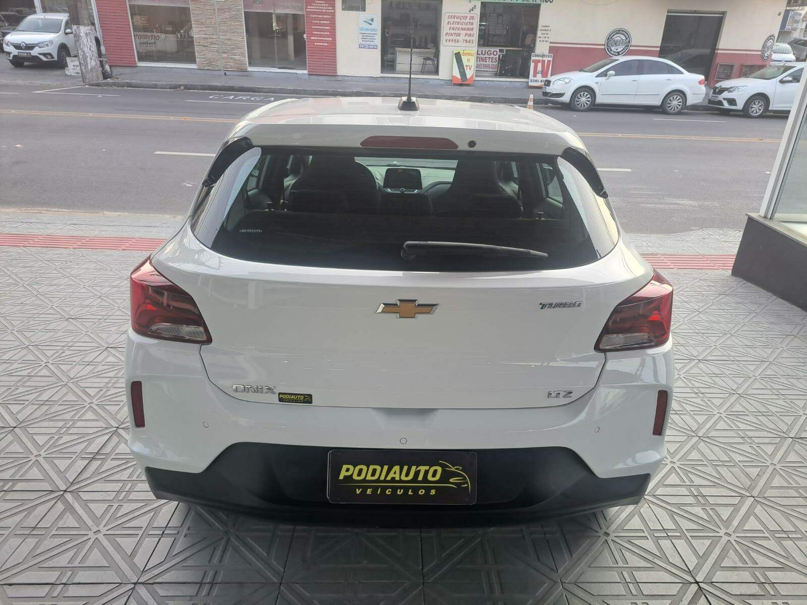 Chevrolet Onix LTZ 1.0 TURBO COM 6 MIL KM NA GARANTIA DE FABRICA  2024