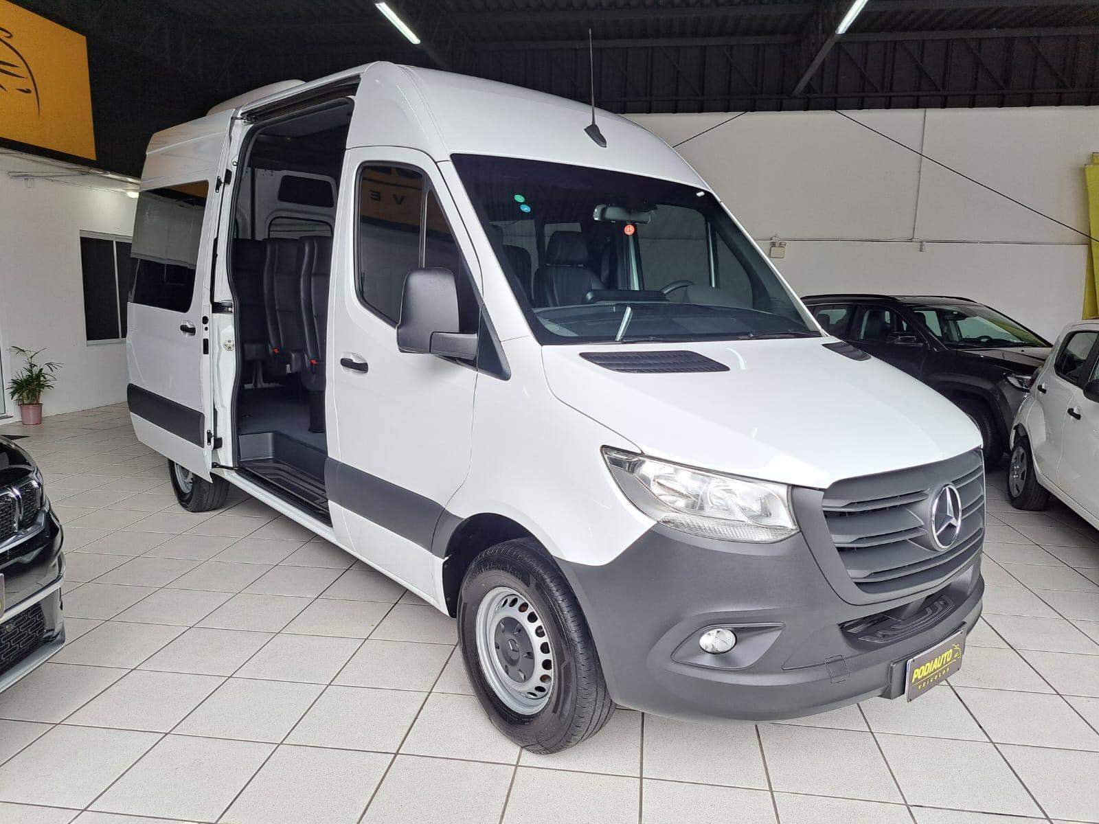 Mercedes-Benz Sprinter 416 VAN 16 LUGARES  71 MIL KM  2022