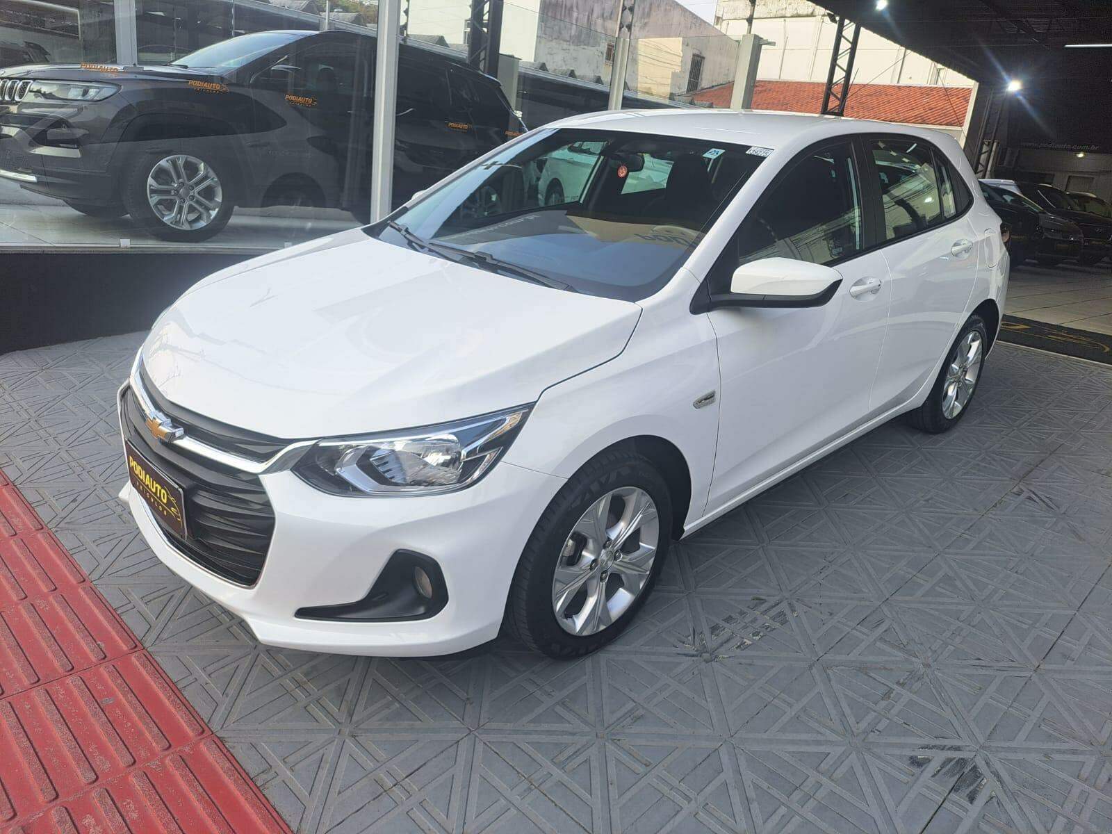 Chevrolet Onix LTZ 1.0 TURBO COM 6 MIL KM NA GARANTIA DE FABRICA  2024