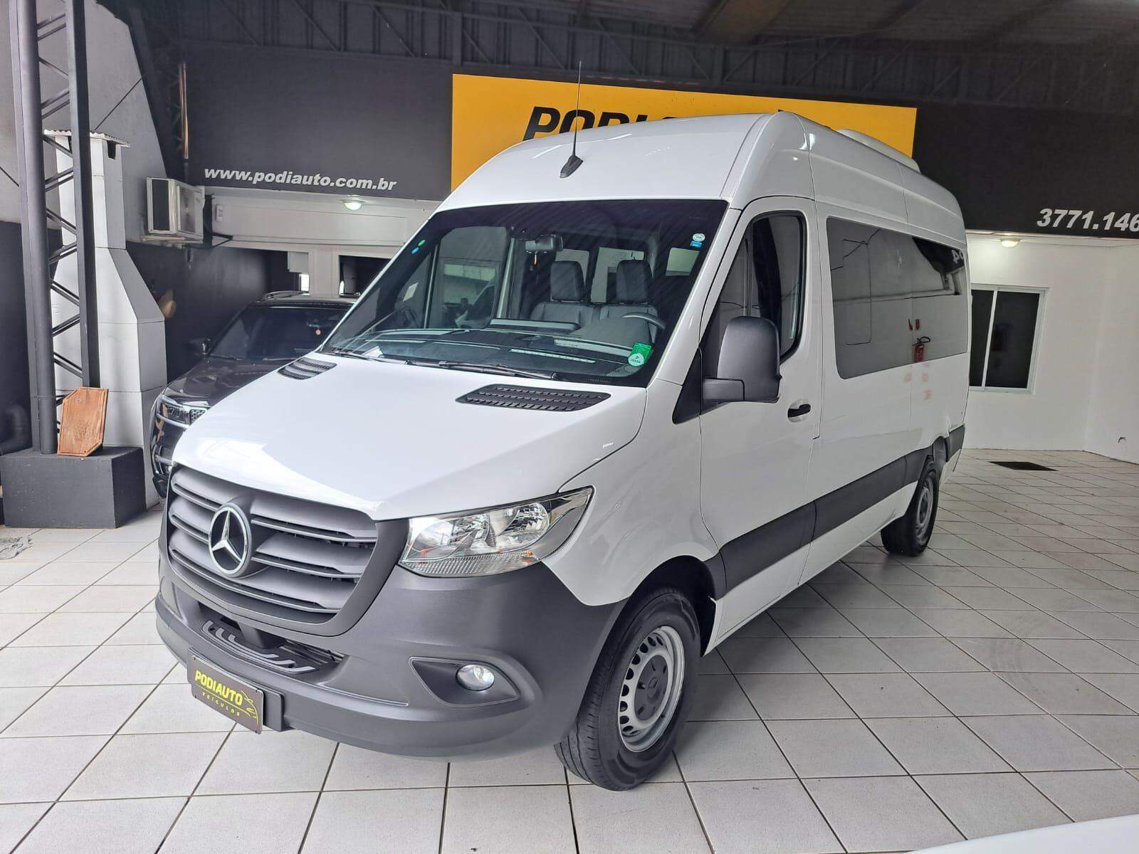 Mercedes-Benz Sprinter 416 VAN 16 LUGARES  71 MIL KM  2022