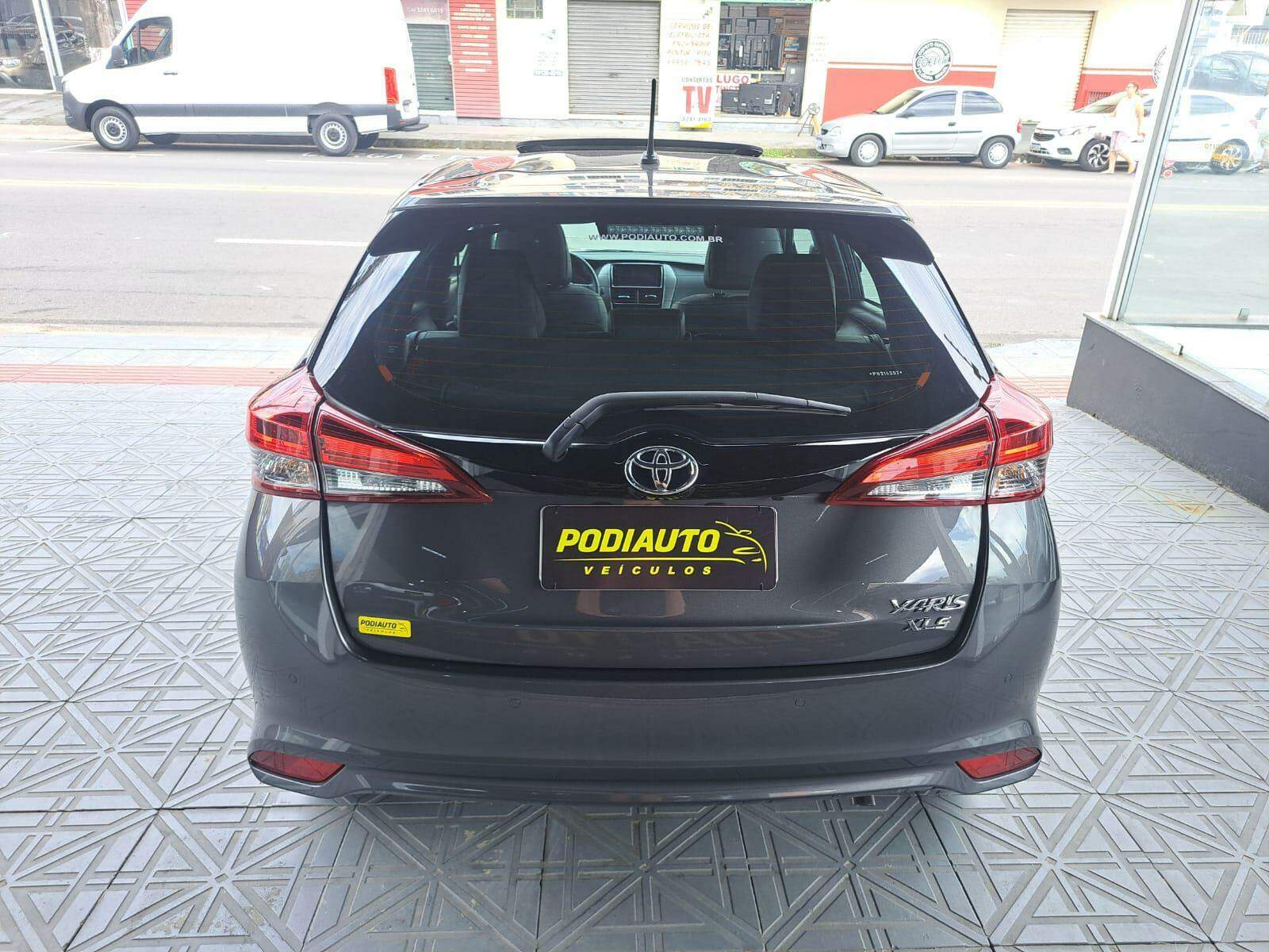 Toyota Yaris XLS 21 MIL KM COM TETO SOLAR  2023