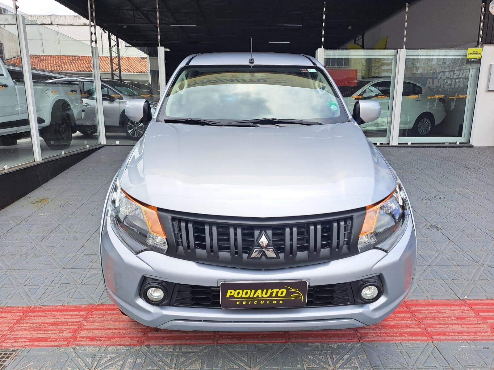 Mitsubishi L200 Triton GL 3.2 CD TB Int. Dies. Mec.  2023