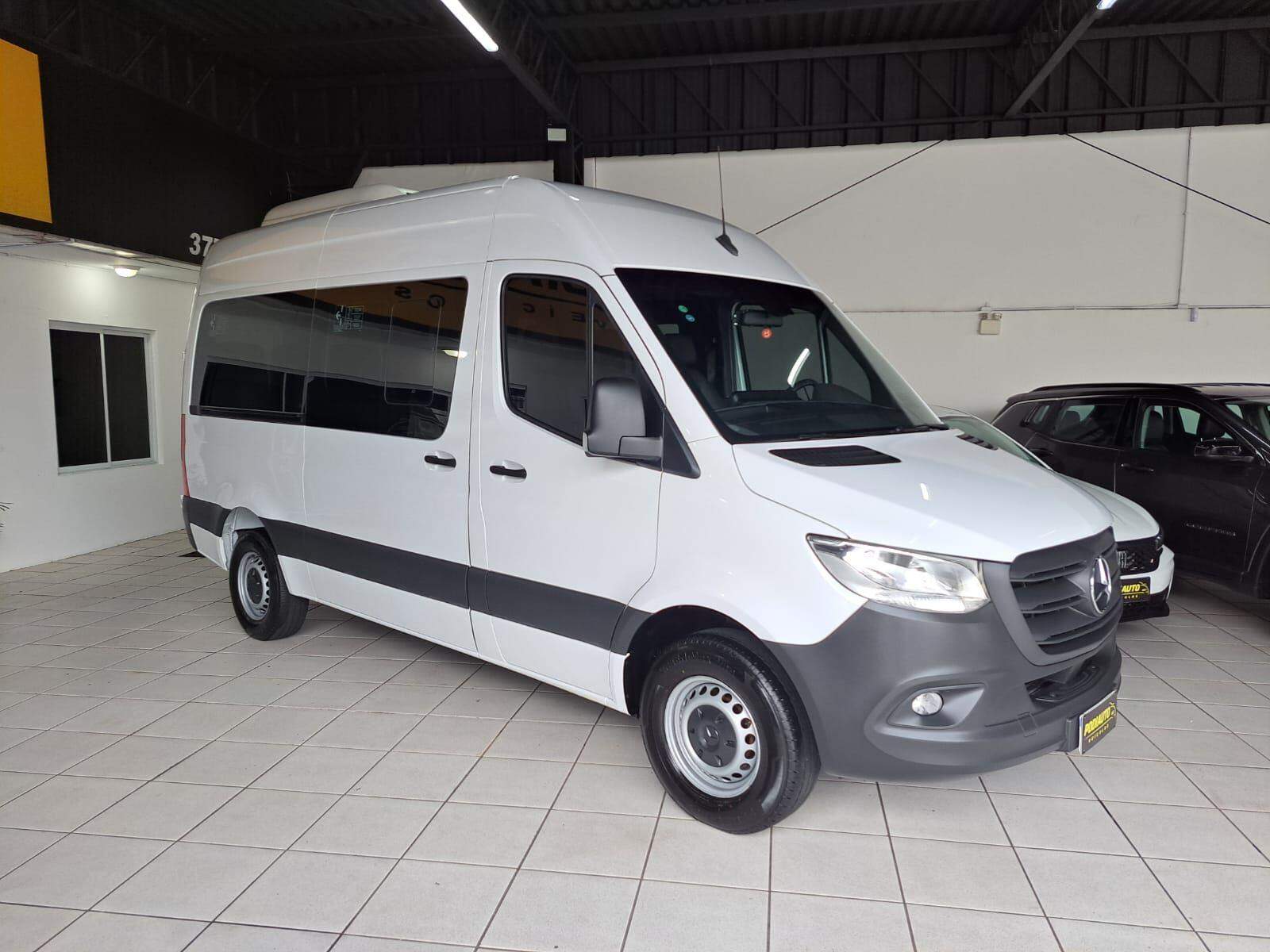 Mercedes-Benz Sprinter 416 VAN 16 LUGARES  71 MIL KM  2022